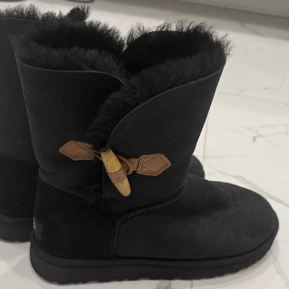 UGG Black and Tan Winter Boots size 9